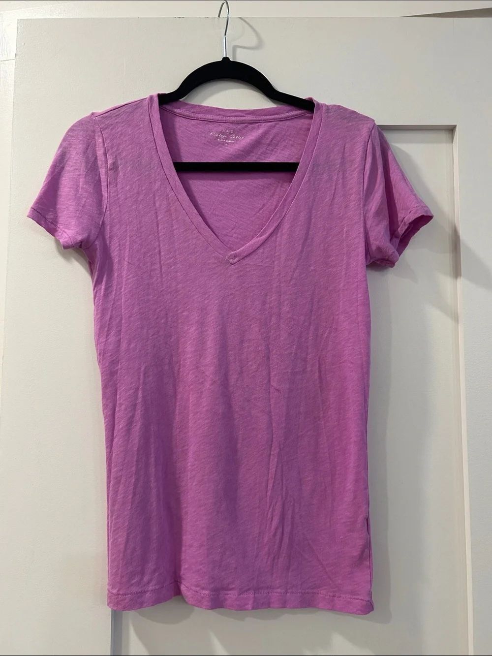 J. Crew Vintage Cotton V-Neck Tee in Lavender Pink, Small